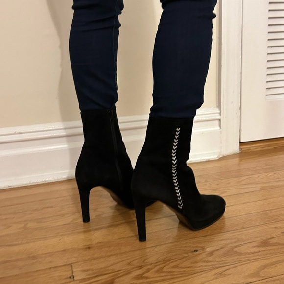 Stuart Weitzman black suede platform bootie, sz 10 - Picture 3 of 5
